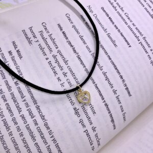 Collar Corazón en Cuerina