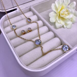 Set Goshenita grande: Collar con topos