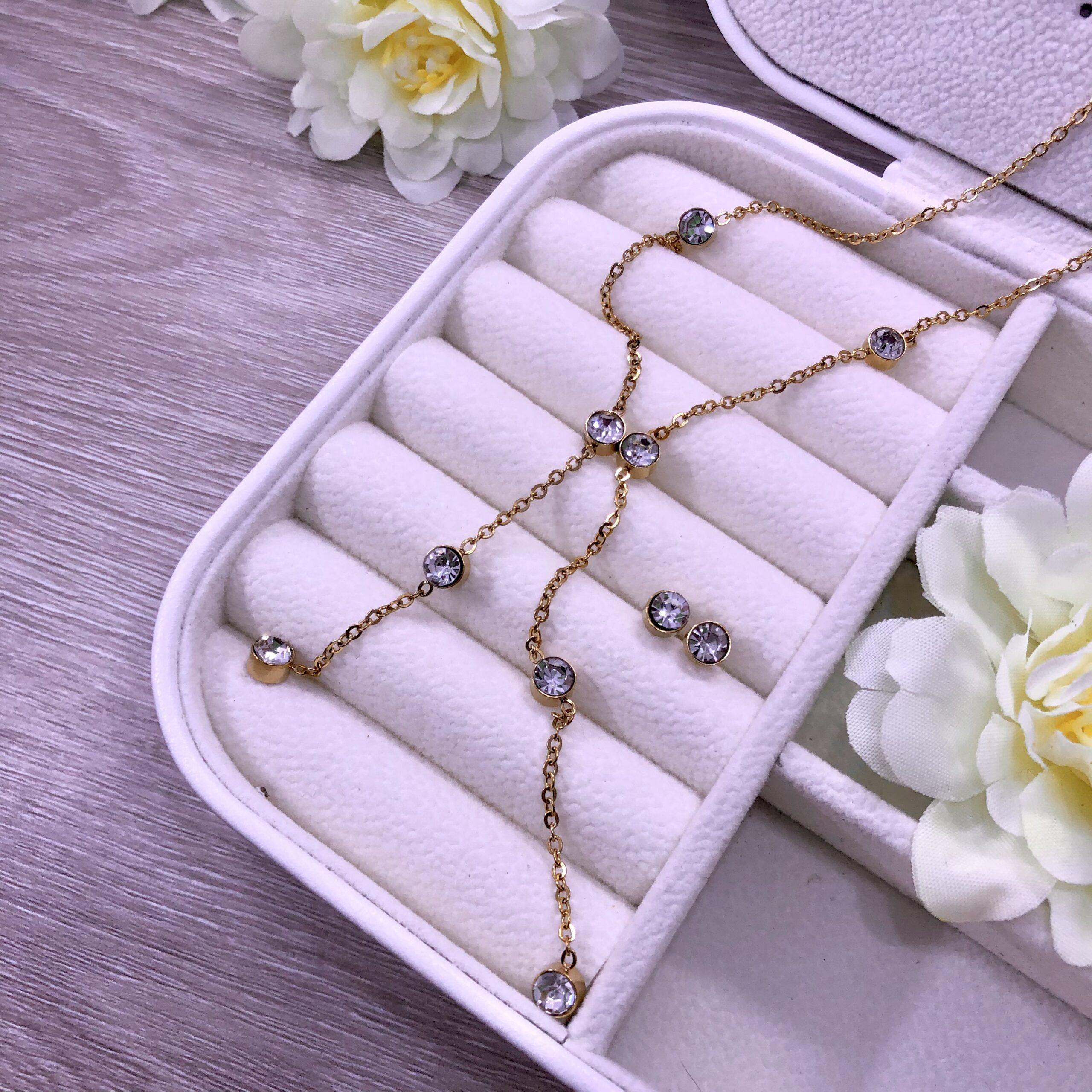 Set Goshenita: Collar con topitos